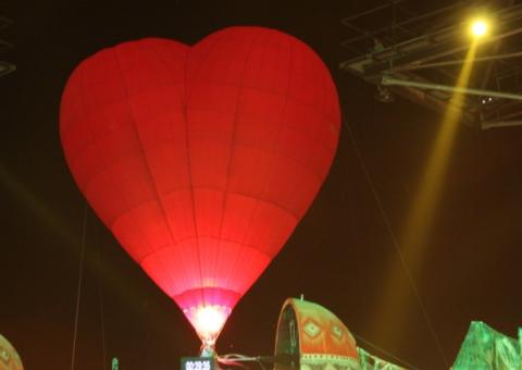 Bombeiros impedem Garantido de entrar em "balão"
